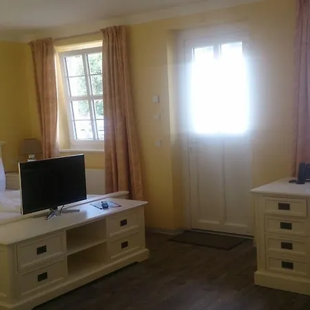 Am Werbellinkanal 3*