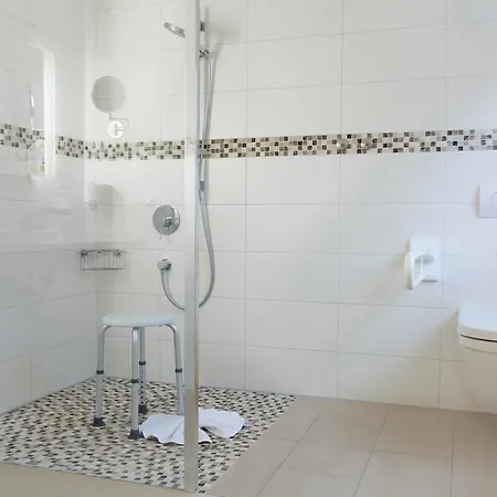 Pensionat Am Werbellinkanal 3*